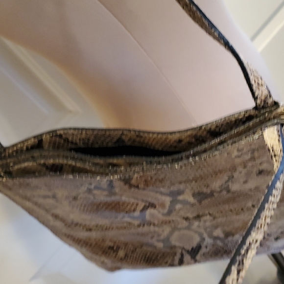 .Armani Snake skin purse - Picture 2 of 8